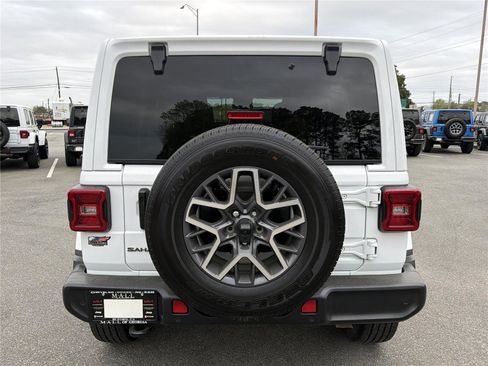 Used 2025 Jeep Wrangler Sahara w/ Safety Group image 5