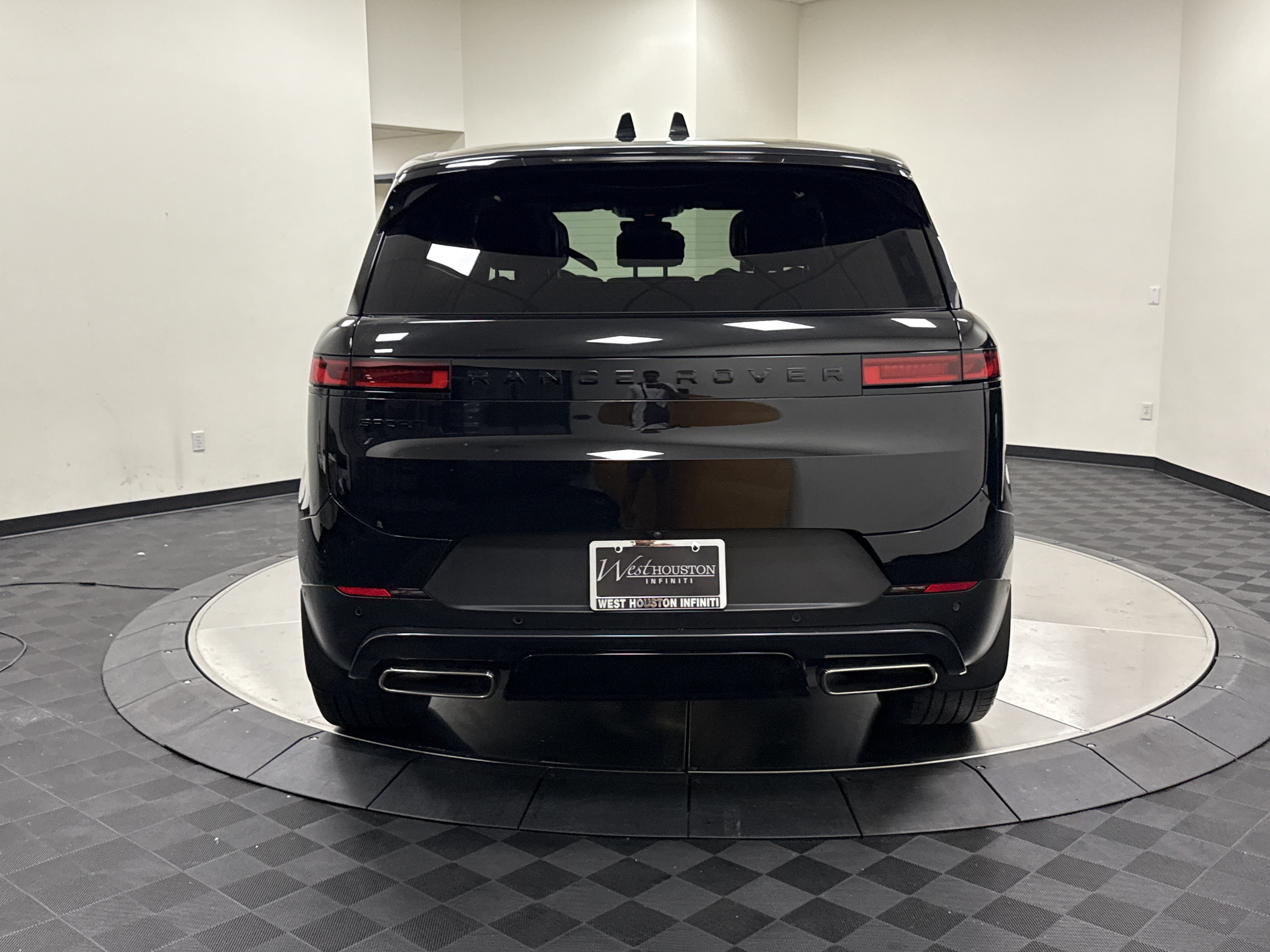 Used 2025 Land Rover Range Rover Sport SE AWD/4WD image 6