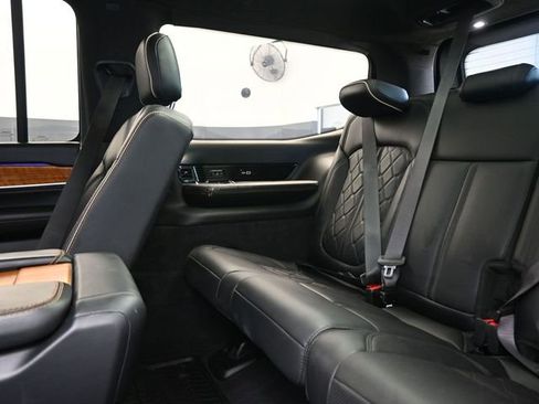 Used 2022 Jeep Grand Wagoneer Series III image 23