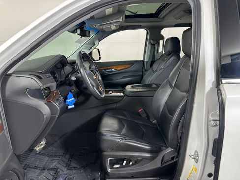 Used 2018 Cadillac Escalade Premium Luxury AWD/4WD image 17