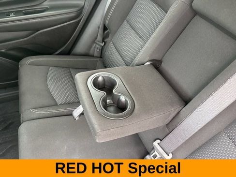 Used 2024 GMC Terrain SLE w/ Driver Convenience Package FWD image 33