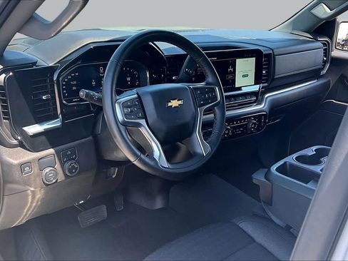 Used 2025 Chevrolet Silverado 1500 LT RWD image 18