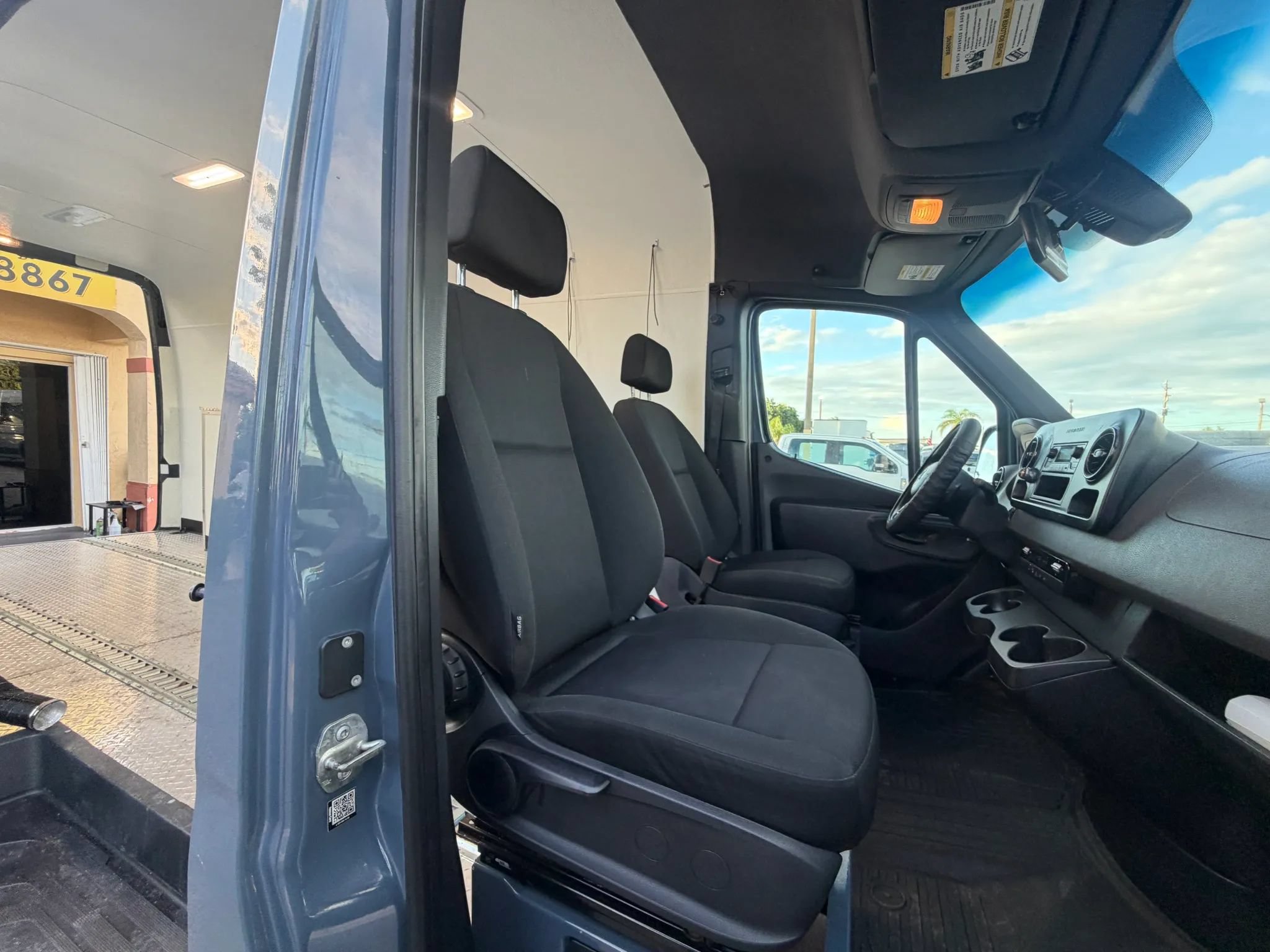 Used 2019 Mercedes-Benz Sprinter 2500 170 Extended Cargo image 19