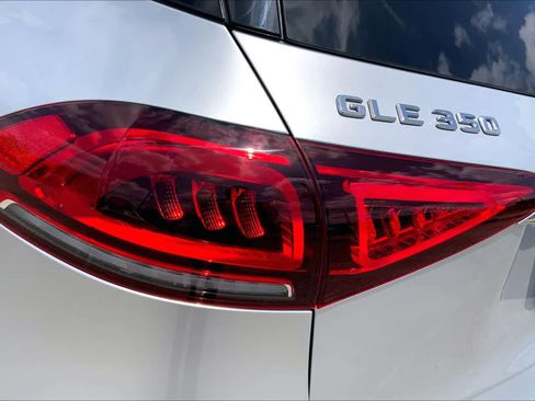 Used 2021 Mercedes-Benz GLE 350 4MATIC image 29