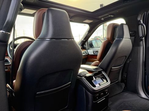 Used 2023 Lincoln Navigator L Reserve w/ Equipment Group 201A image 19