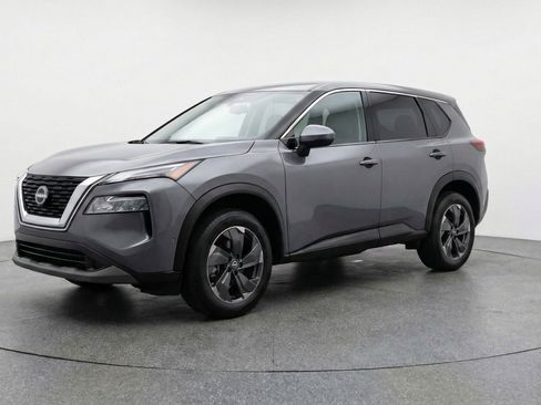 Used 2025 Nissan Rogue SV FWD image 3