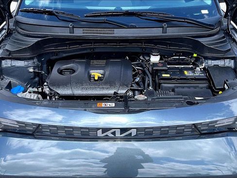Used 2025 Kia Soul LX w/ LX Technology Package FWD image 12