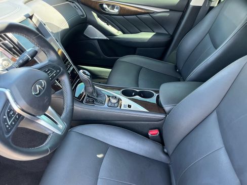Used 2018 INFINITI Q50 Luxe w/ Sensory Package (Luxe) RWD image 17