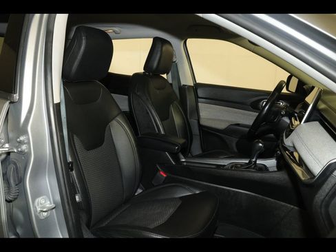 Used 2022 Jeep Compass Latitude w/ Convenience Group AWD/4WD image 28