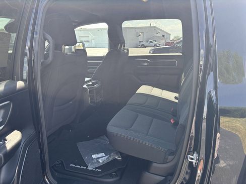 Used 2022 RAM 1500 Big Horn AWD/4WD image 5