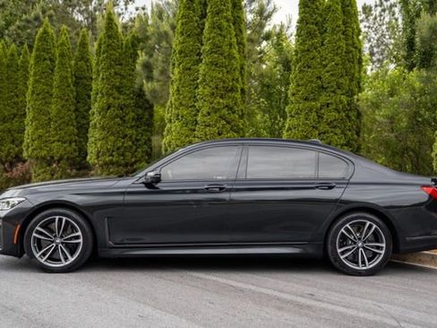 Used 2021 BMW 740i xDrive w/ M Sport Package AWD/4WD image 9