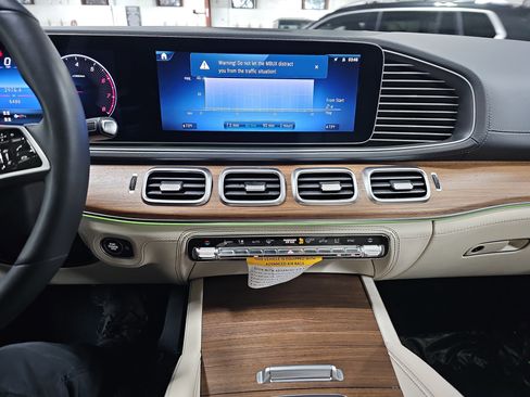 Certified 2026 Mercedes-Benz GLS 450 4MATIC image 23