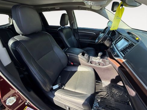 Used 2015 Toyota Highlander Limited Platinum AWD/4WD image 19