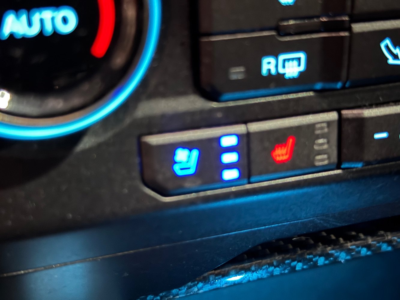 Used 2018 Ford F150 Raptor w/ Equipment Group 802A Luxury AWD/4WD image 32