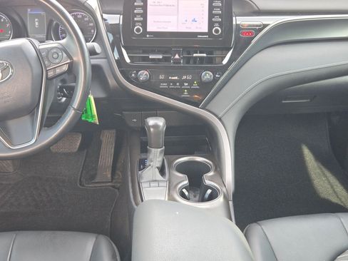 Used 2022 Toyota Camry SE FWD image 17