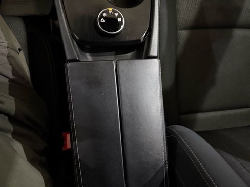 Certified 2025 Nissan Rogue SV image 24