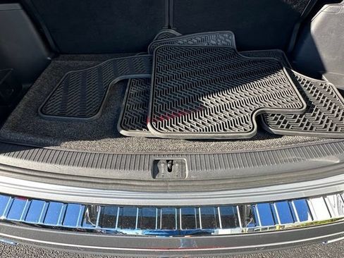 Used 2021 Volkswagen Atlas SE w/ Towing Package AWD/4WD image 18