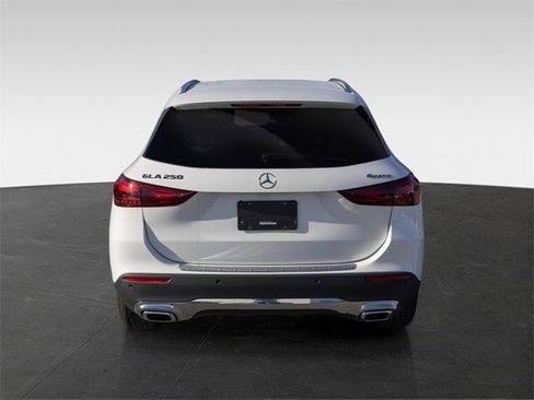 Certified 2025 Mercedes-Benz GLA 250 4MATIC image 8