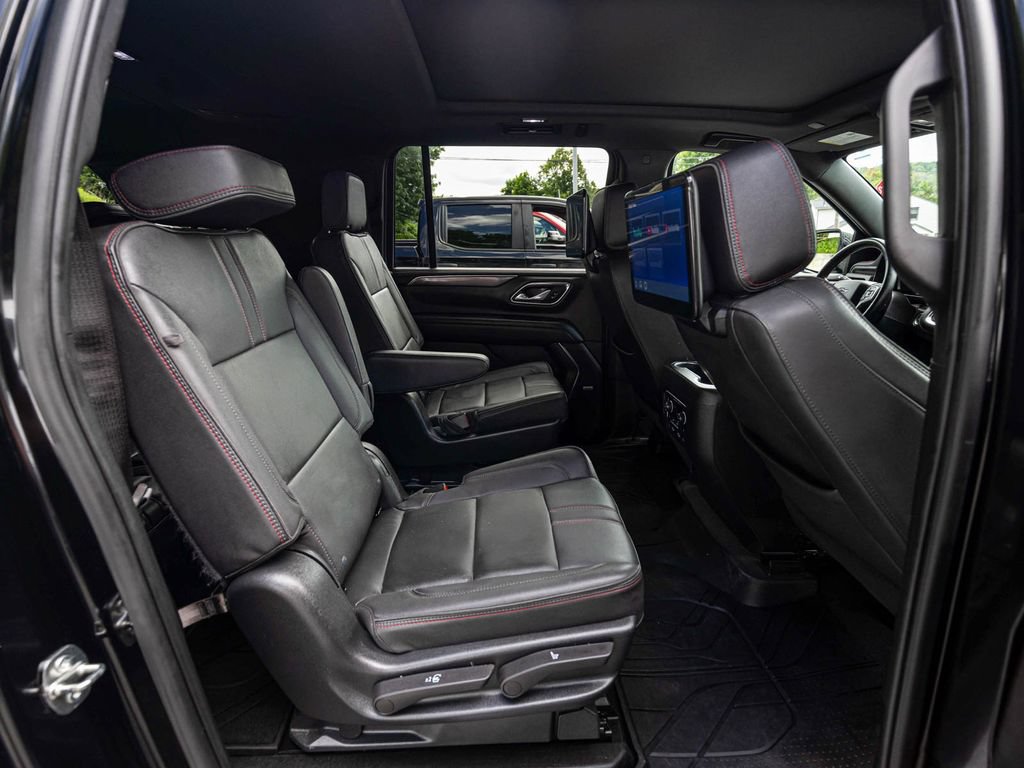 Used 2023 Chevrolet Suburban RST w/ Sport Performance Package AWD/4WD image 29