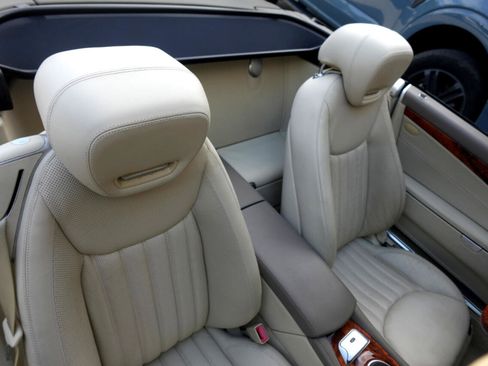 Used 2009 Mercedes-Benz SL 550 w/ Premium I Pkg image 16
