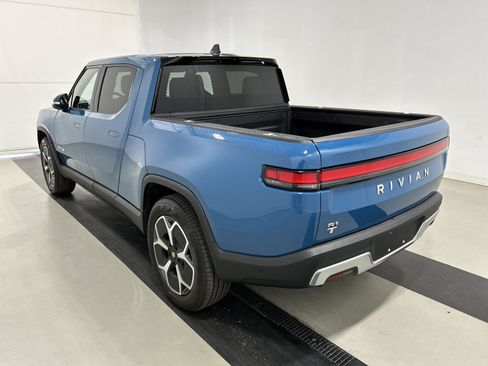 Used 2024 Rivian R1T Adventure Dual AWD/4WD image 3