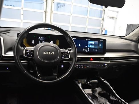 Used 2024 Kia Sorento S AWD/4WD image 23