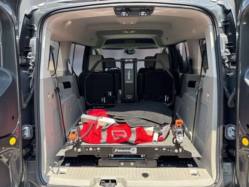 Used 2019 Ford Transit Connect XLT w/ Trailer Tow Package FWD image 14