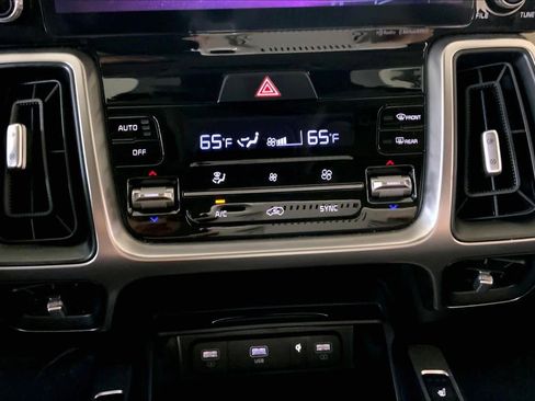 Used 2023 Kia Sorento S w/ Panoramic Sunroof Package image 35