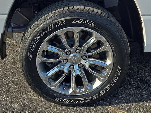 Used 2023 RAM 1500 Laramie AWD/4WD image 7