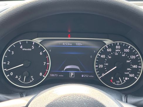 Used 2025 Nissan Sentra SV FWD image 36