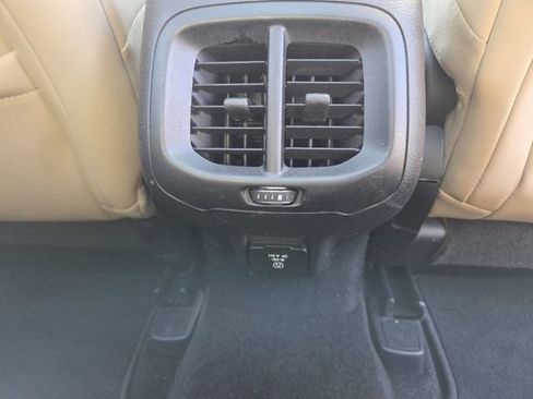 Used 2015 Jeep Cherokee Limited image 16