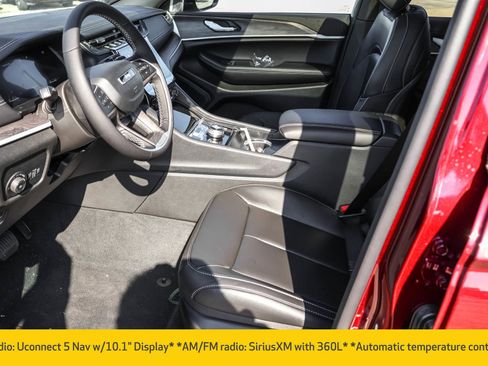 New 2025 Jeep Grand Cherokee Limited w/ Black Appearance Package image 5