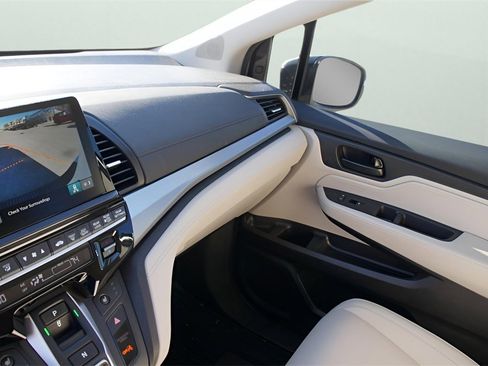 Certified 2025 Honda Odyssey EX-L image 30