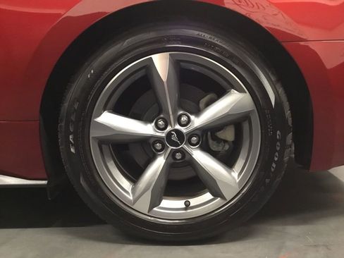 Used 2016 Ford Mustang Convertible w/ Equipment Group 051A RWD image 28