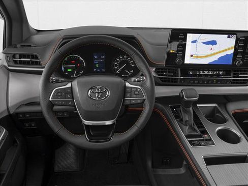 New 2026 Toyota Sienna XSE image 4
