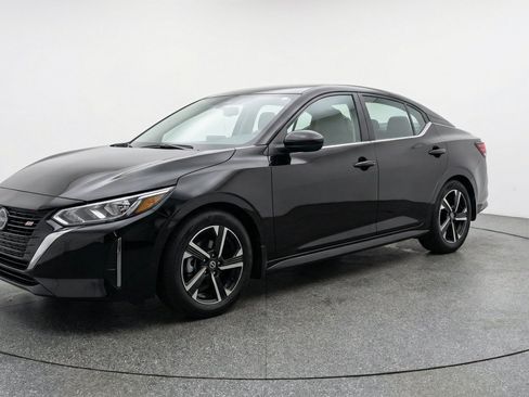 Used 2025 Nissan Sentra SV FWD image 3