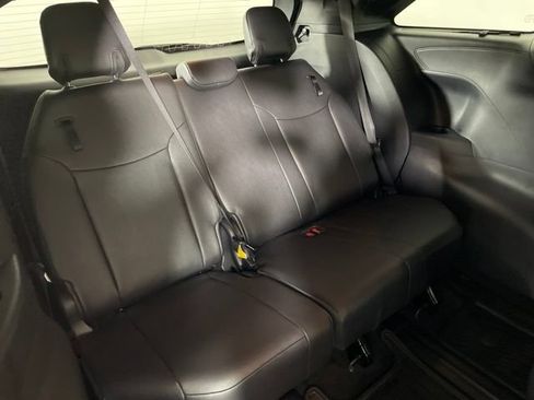 Used 2025 Toyota Sienna Limited AWD/4WD image 28