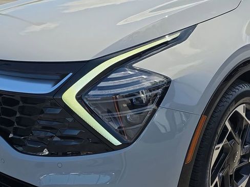 Certified 2025 Kia Sportage SX image 18