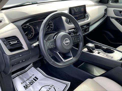 Certified 2023 Nissan Rogue SV w/ SV Premium B Package FWD image 15