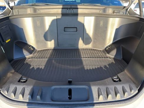 Used 2022 Ford F150 Lightning Platinum image 16