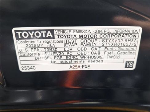 Used 2025 Toyota Crown Signia XLE image 24