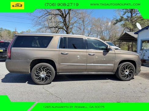Used 2016 Cadillac Escalade ESV Premium RWD image 7