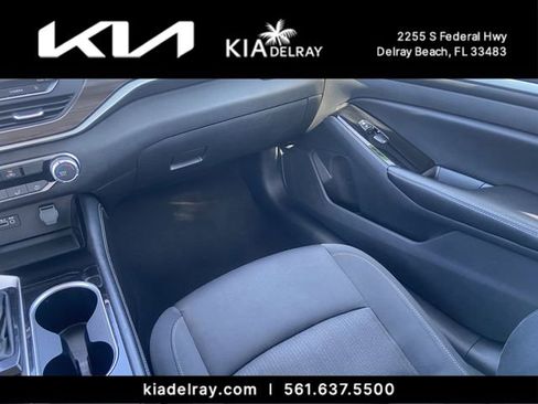Used 2023 Nissan Altima 2.5 SV FWD image 13