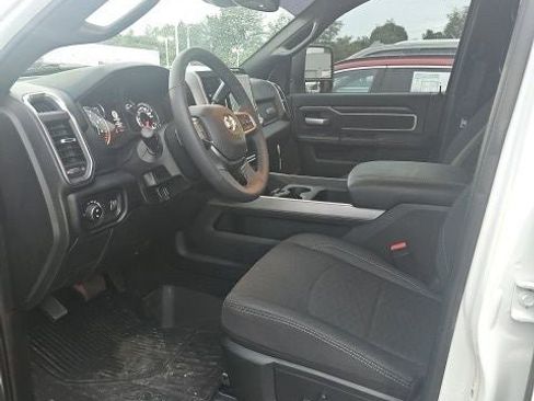 Used 2025 RAM 3500 Big Horn AWD/4WD image 10