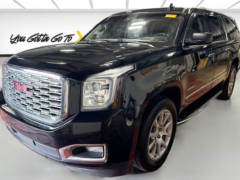 Used 2019 GMC Yukon XL Denali image 1