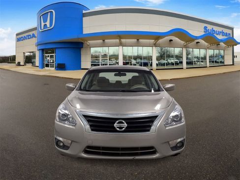 Used 2015 Nissan Altima 2.5 SV image 3