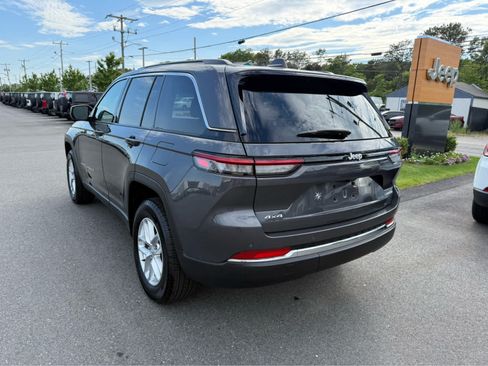 Used 2025 Jeep Grand Cherokee Laredo X w/ Luxury Tech Group I AWD/4WD image 5