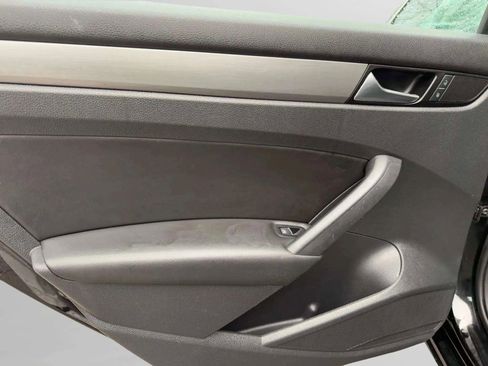 Used 2014 Volkswagen Passat 1.8T SE image 16