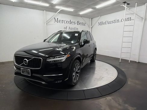 Used 2017 Volvo XC90 T6 Momentum w/ Momentum Plus Package AWD/4WD image 3