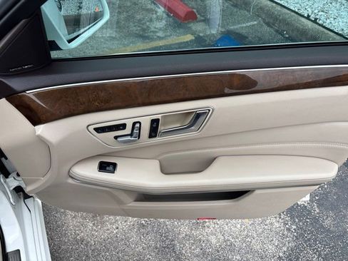 Used 2014 Mercedes-Benz E 350 Sedan image 57